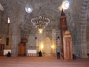 Erzurum'daki camilerde kıble yanlış iddiası