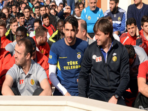 Futbolculardan Cuma namazına büyük ilgi