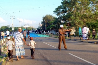 Budist rahipler Müslümanlara karşı güç birliği yapıyor