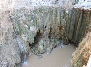 Yaratılış harikası Karasu Şelalesi kurudu