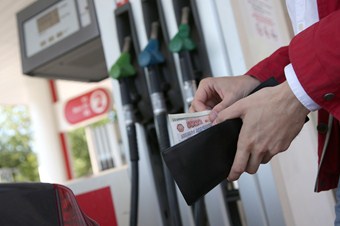 'Rusya ile petrol takası, Tahran'a 1,5 milyar dolar kazandıracak'