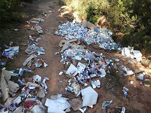 Tıbbi atıkları Aydos ormanlarına attılar