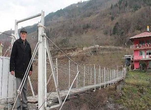 Kendi Boğaz Köprüsü'nü yaptı