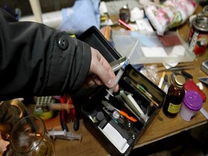 Her yıl 70 bin genç uyuşturucudan ölüyor