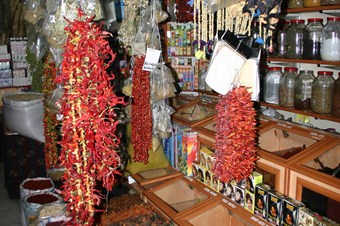 Aktarlarda grip mesaisi