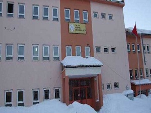 Bu lisede 7 dil konuşuluyor