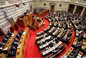 Yunanistan'da '240 İmam Yasası'