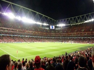 Kur'an-ı Kerim yırtan taraftara tutuklama