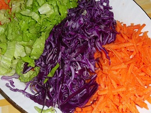 Kışın mevsim sebzelerinden yapılan salatayı tercih edin