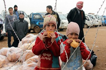 Gönüllü öğrencilerden Suriye'ye yardım