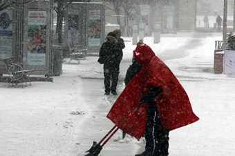 Soğuk hava 3 bin uçuşu iptal ettirdi