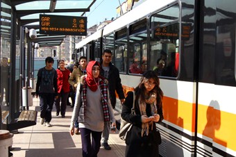 Toplu taşımayla işe gidenler daha 'zayıf'