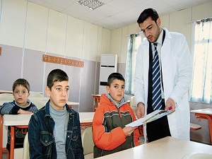 ‘Çocuklara en çok Esed’in zulmünü anlatmakta zorlanıyoruz’