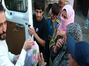 Suriyelilerin yüzü, yardımla gülüyor