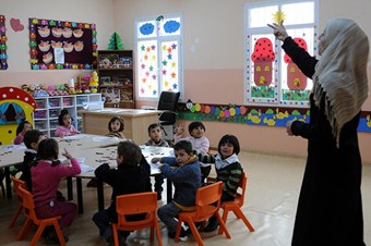 Savaşın mağdurları kamplarda hayata tutunuyor