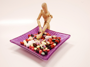 30 bin ilaç mümessiline tek üniversiteden eğitim şartı