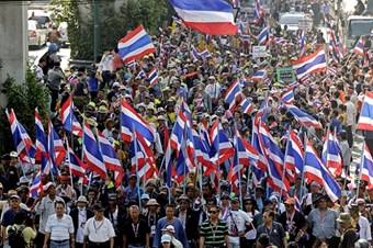 Tayland'da sıkıyönetim kaldırıldı