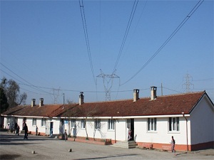 Radyasyon 6 kat yüksek çıktı okul taşındı