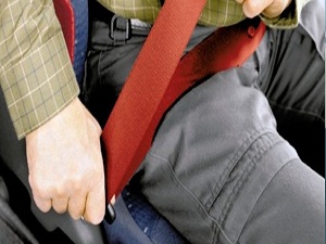 Araçta emniyet kemeri ve kravat uyarısı