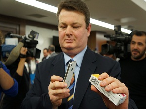 Vatandaş aldığı ilacın sahte olup olmadığını artık cepten öğrenecek