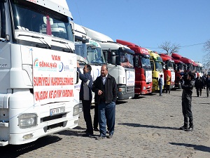 Gaziantep’ten Suriye’ye 16 TIR yardım malzemesi gitti