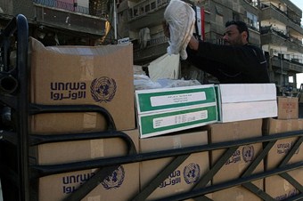 Yermuk mülteci kampına 2 bin 500 adet yardım paketi