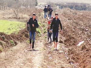 Suriye'den yalınayak kaçış