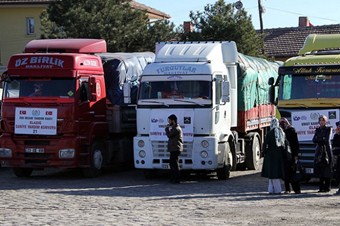Suriye'ye 15 tır yardım
