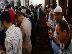 Zulüm altındaki Müslümanlara duayla destek oldular