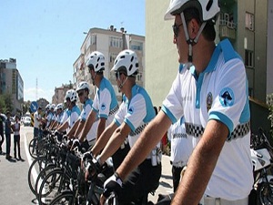 Polis 'kırlangıçlar' iş başında