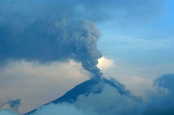 Tungurahua Yanardağı faaliyete geçti