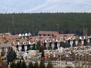 Meclis lojmanları yıkılıyor