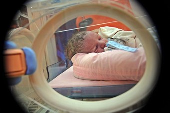 En çok anne karnındaki bebeği etkiliyor