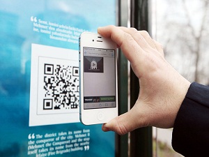 Otobüs duraklarında tarih dile geliyor