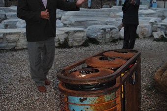 Eskimiş çöp kutuları Side'nin imajına zarar veriyor