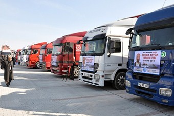 İHH'dan 3 yılda 2 bin 100 tırlık yardım