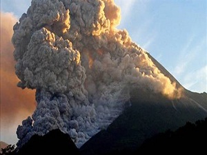 Yanardağ patladı iki kişi öldü
