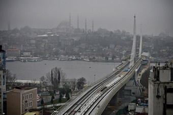 Türkiye'nin ilk metro köprüsü açıldı