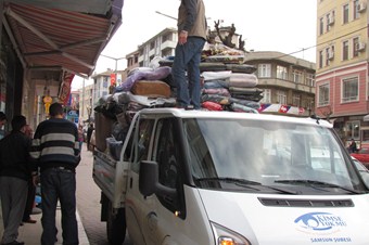 Boyabat’tan Suriyeli mültecilere battaniye yardımı