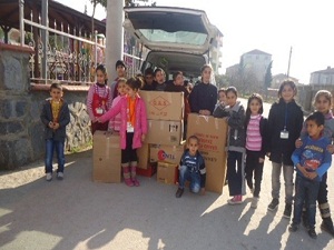 Kocaeli'den Suriye'ye Yardım Kolileri Gönderildi