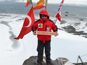 Antarktika'ya giden ilk Türk bilim adamı