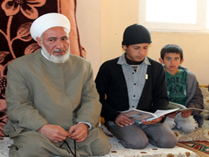 Savaş, ilim öğretmesine mani olmadı