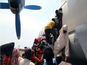 Orta Afrika'da Müslümanlar askeri havaalanına sığındı