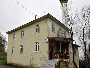 Miras anlaşmazlığı yüzünden 26 yıllık cami satılıyor