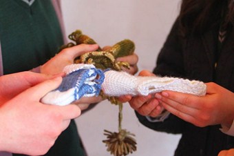 Minik ellerin örgüleri Suriye'ye ulaştı