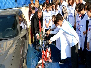 Öğrenciler 300 litre yağmur suyu biriktirdi
