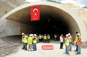 Türkiye'nin en uzun tüneli yarın açılacak