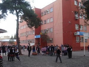 Öğrencilerden Suriyeli çocuklara oyuncak yardımı