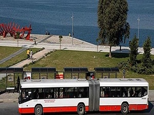 İzmir'de 65 yaş ve üzerine toplu ulaşım bedava oldu