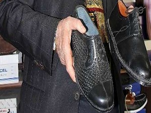 Lastik ayakkabılar hâlâ revaçta